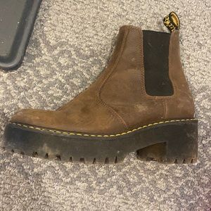 DR.Martins brown boot